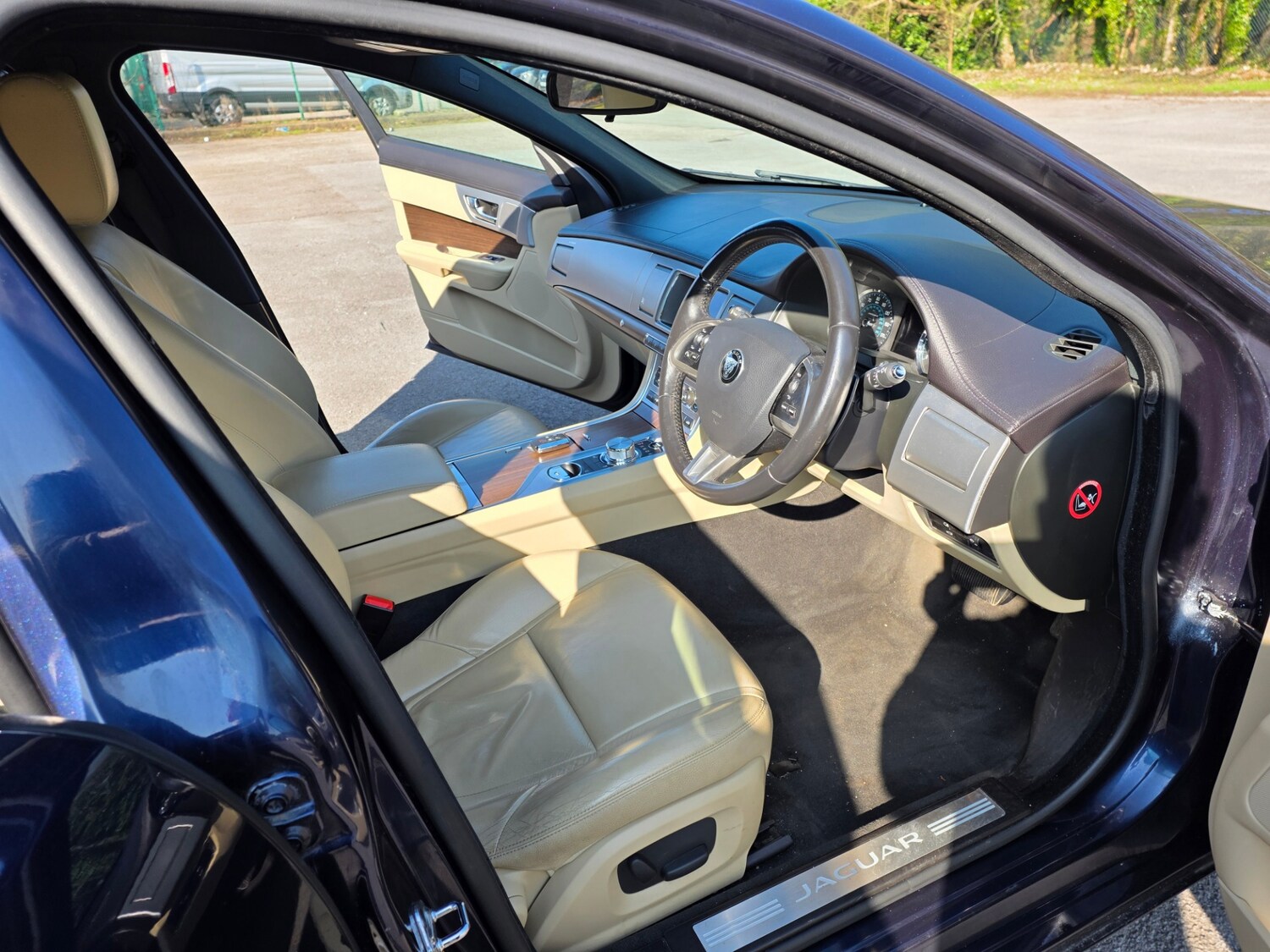 Used Jaguar XF 2014 for sale - 77846272: Photo 12