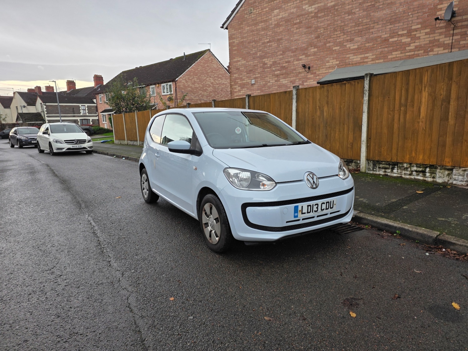 Used Volkswagen up! 2013 for sale - 76521181: Photo 2