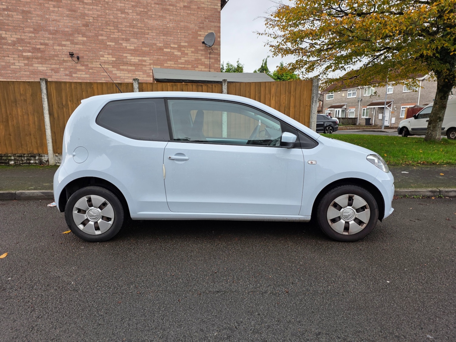Used Volkswagen up! 2013 for sale - 76521181: Photo 3