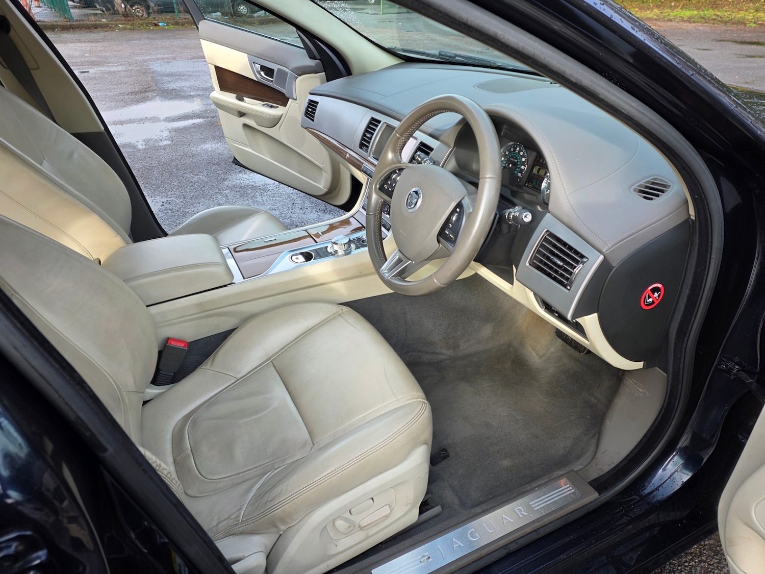 Used Jaguar XF 2011 for sale - 77483567: Photo 12