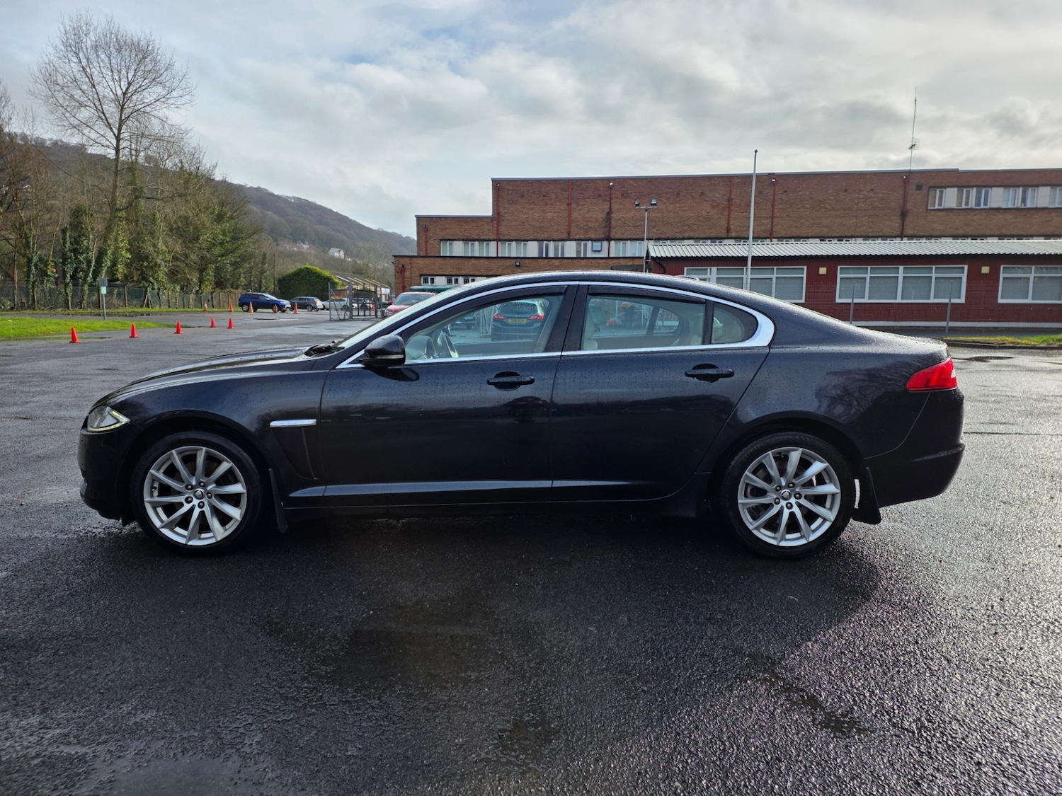 Used Jaguar XF 2011 for sale - 77483567: Photo 3