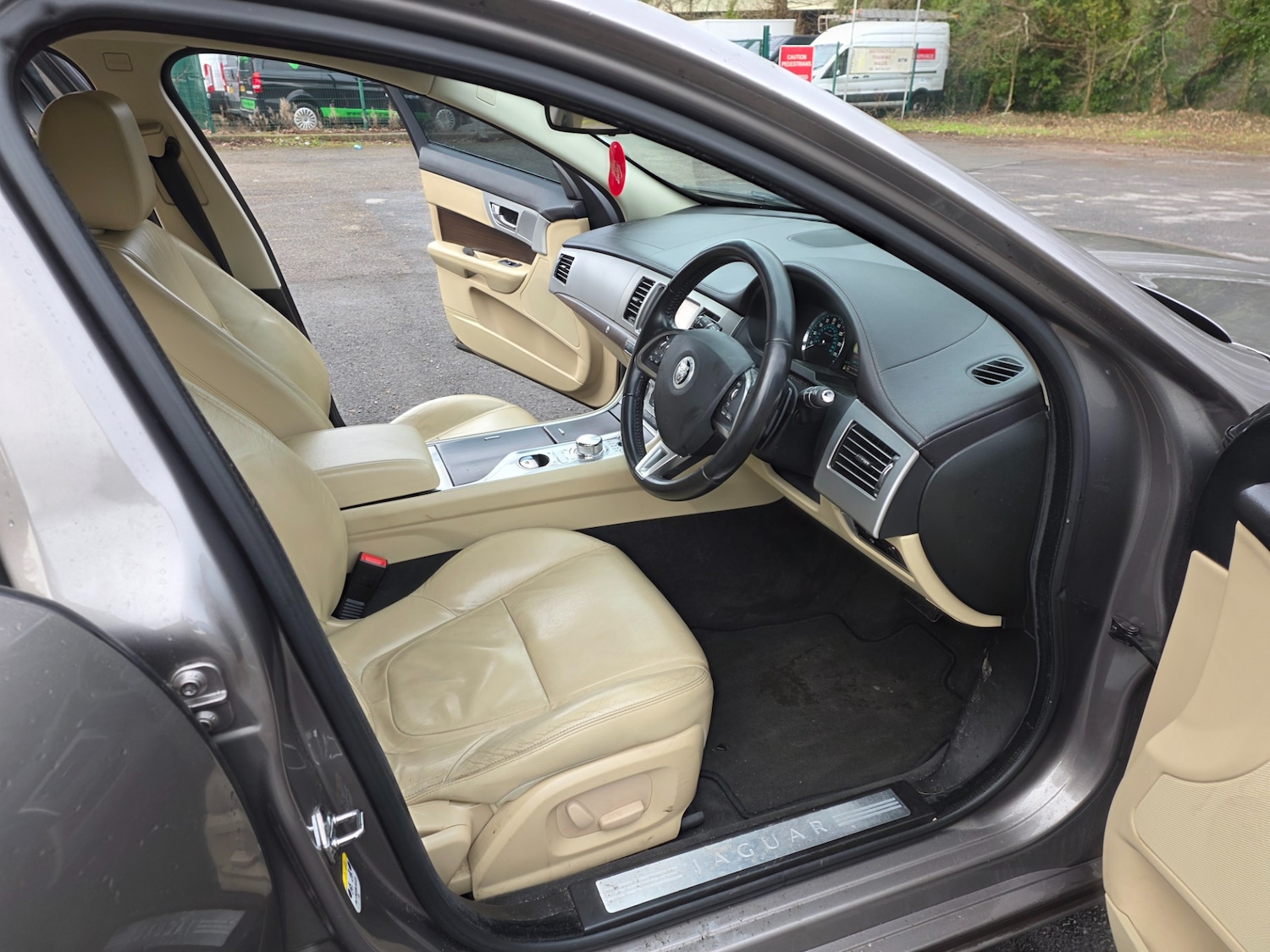 Used Jaguar XF 2011 for sale - 77199358: Photo 12