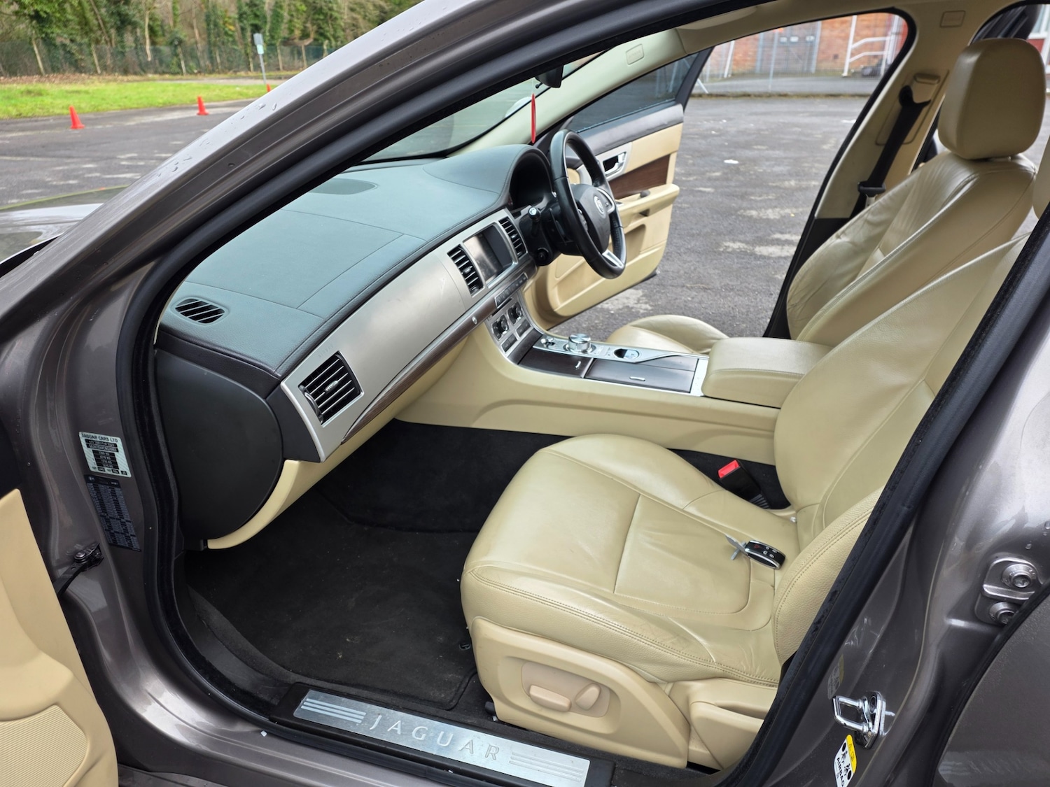 Used Jaguar XF 2011 for sale - 77199358: Photo 9