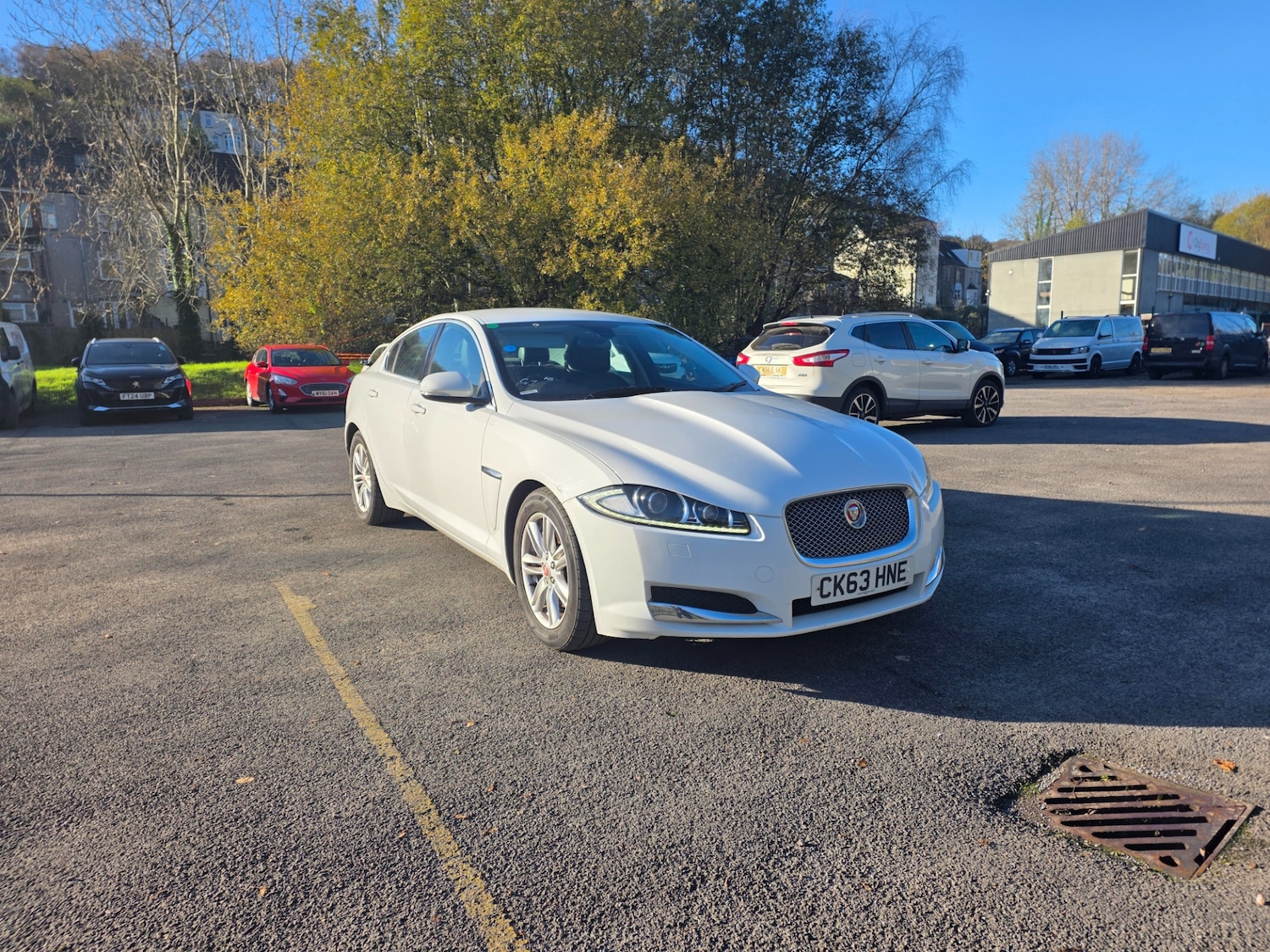 Used Jaguar XF 2013 for sale - 76687605: Photo 2