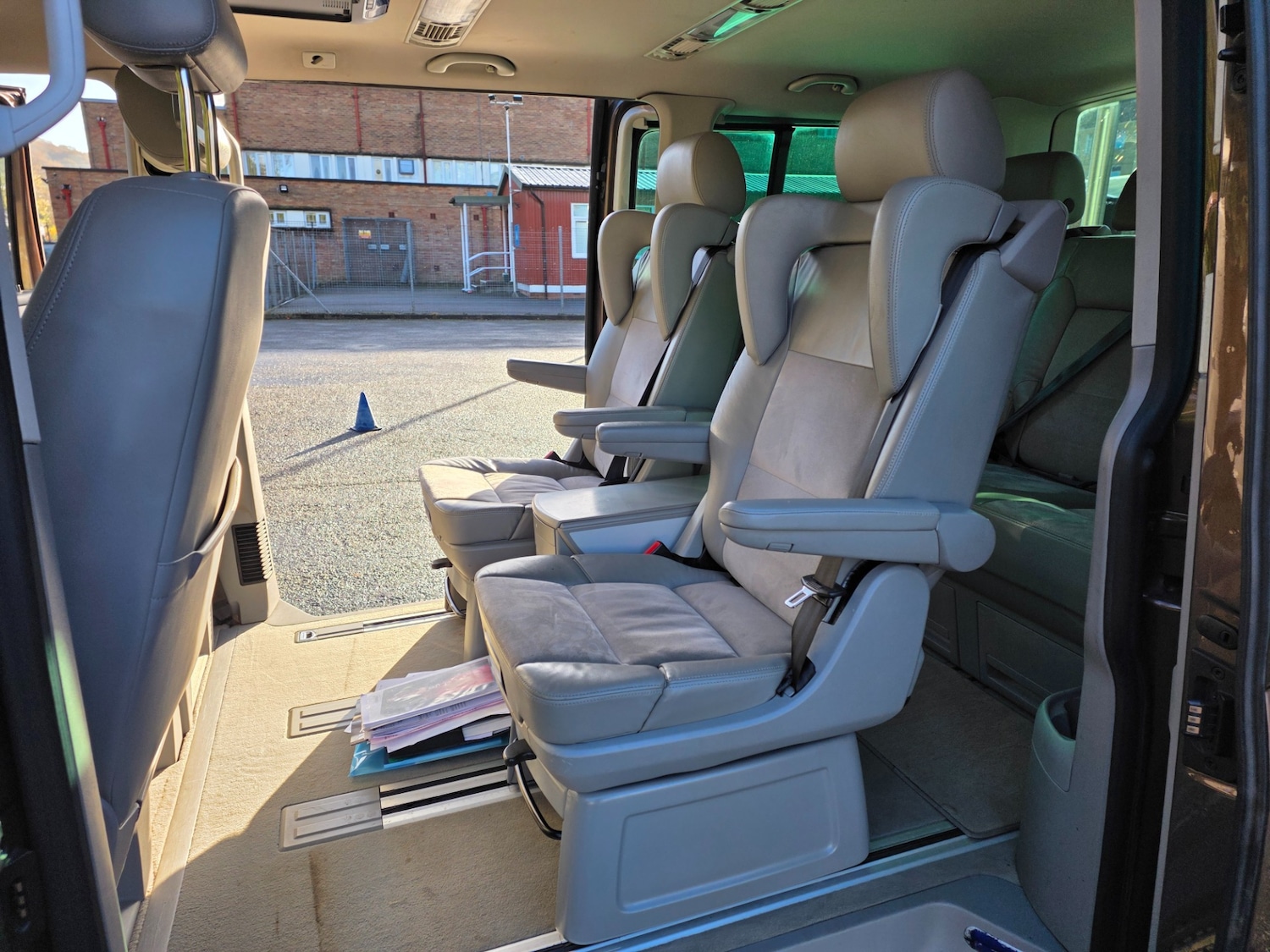 Used Volkswagen Caravelle 2011 for sale - 76521172: Photo 10