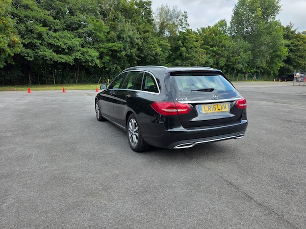 Used Mercedes-Benz C-Class 2015 for sale - 76063550: Photo 3