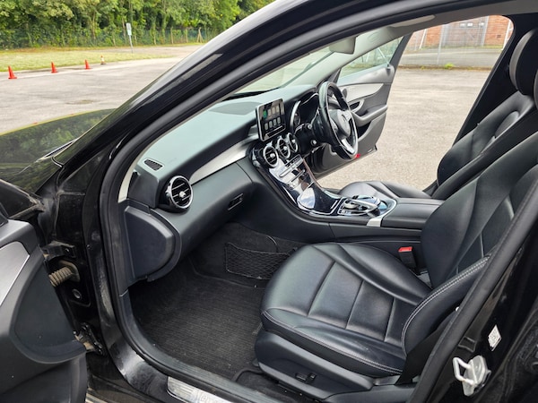 Used Mercedes-Benz C-Class 2015 for sale - 76063550: Photo 9
