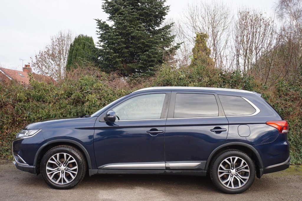 Used Mitsubishi Outlander 2016 for sale - 77642327: Photo 2