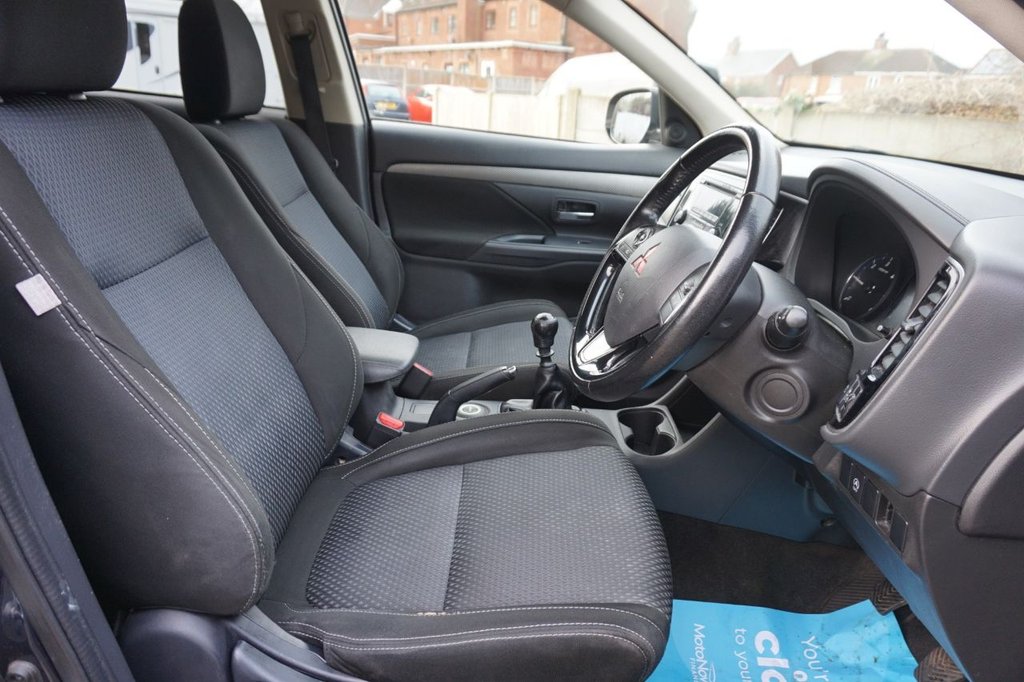 Used Mitsubishi Outlander 2016 for sale - 77642327: Photo 8