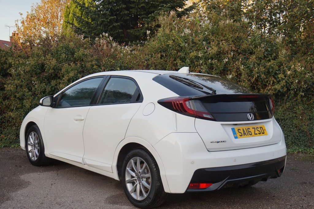 Used Honda Civic 2016 for sale - 76406246: Photo 3