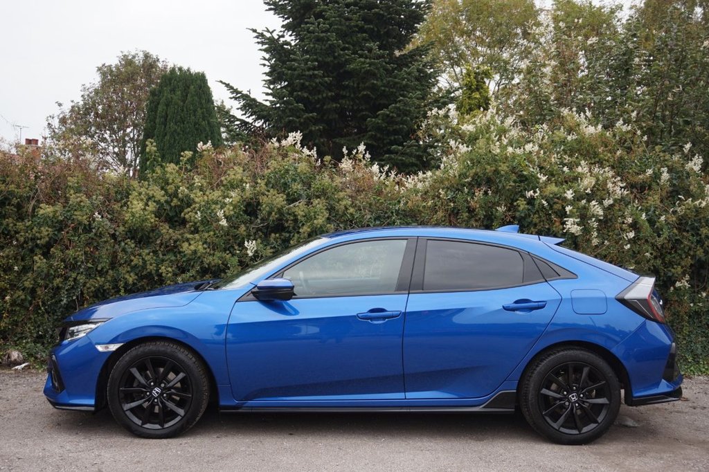 Used Honda Civic 2021 for sale - 76279770: Photo 2