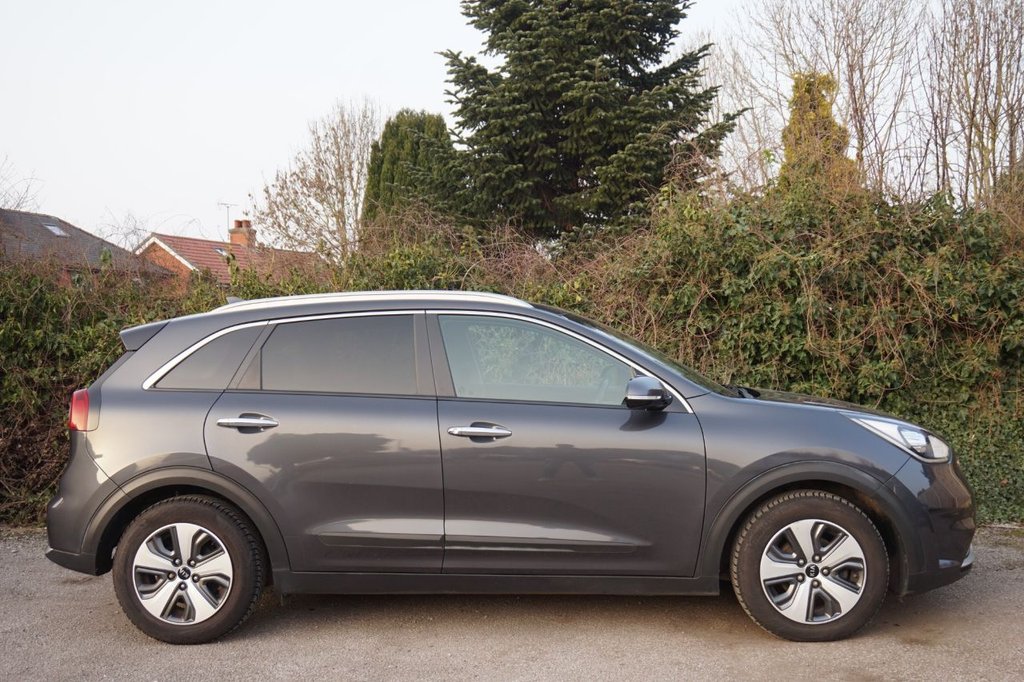 Used Kia Niro 2016 for sale - 77990772: Photo 2