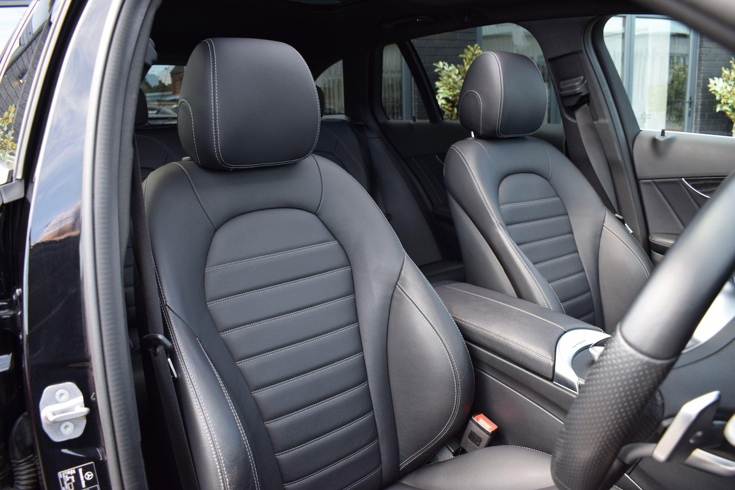 Used Mercedes-Benz C Class 2019 for sale - 76898975: Photo 7