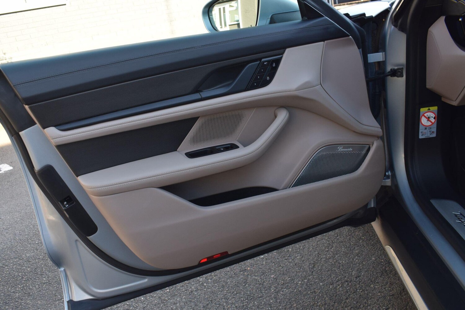 Used Porsche Taycan 2020 for sale - 77637575: Photo 21