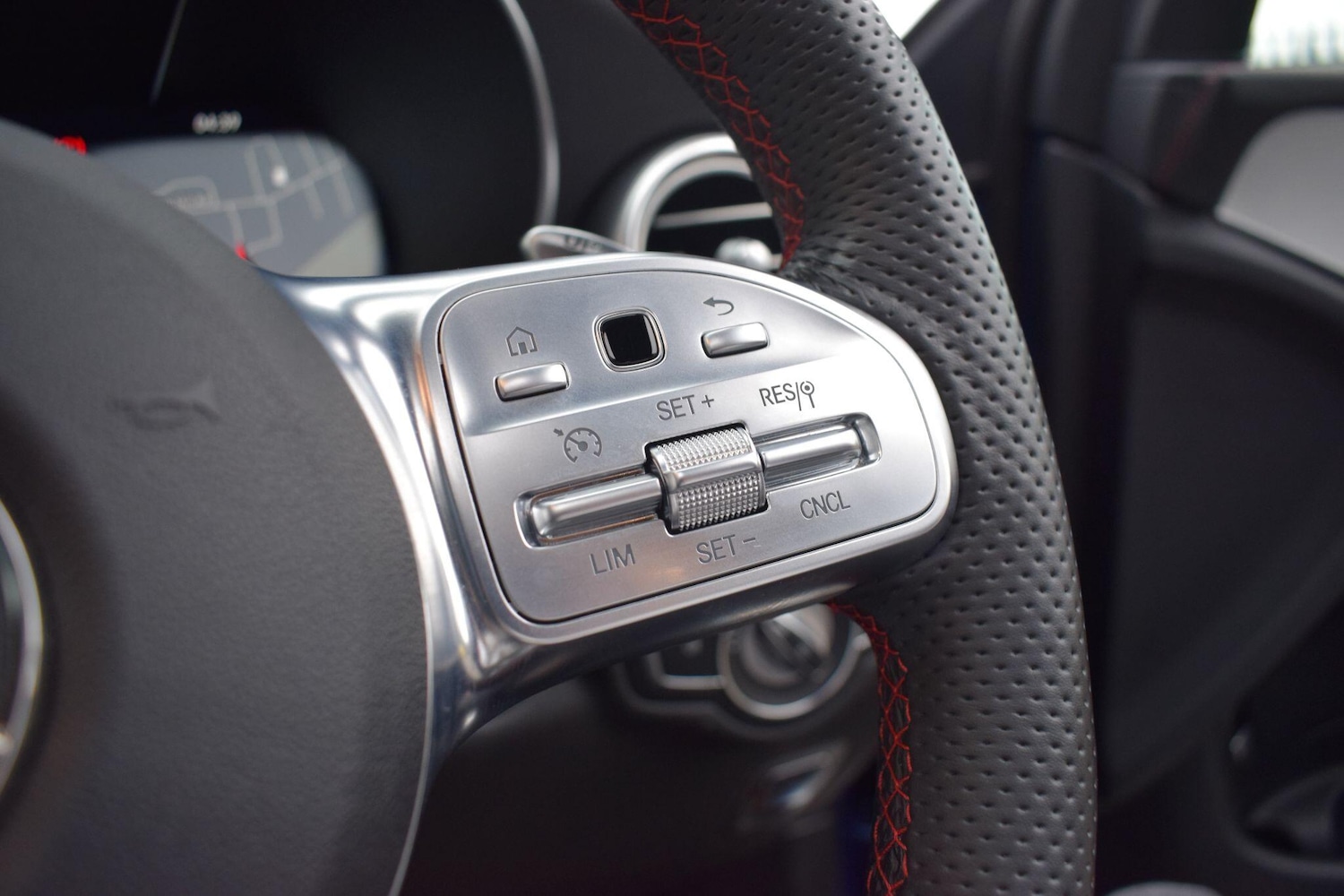 Used Mercedes-Benz GLC 2023 for sale - 76370857: Photo 17