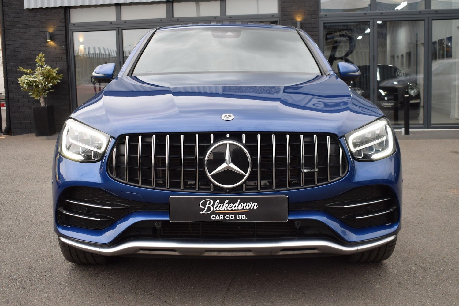 Used Mercedes-Benz GLC 2023 for sale - 76370857: Photo 2