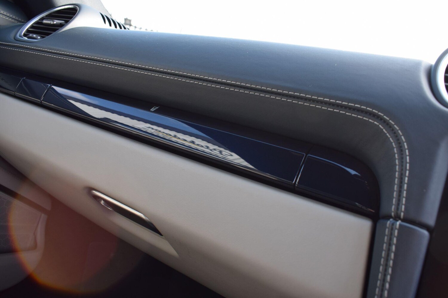 Used Porsche Cayman 2018 for sale - 77411600: Photo 16