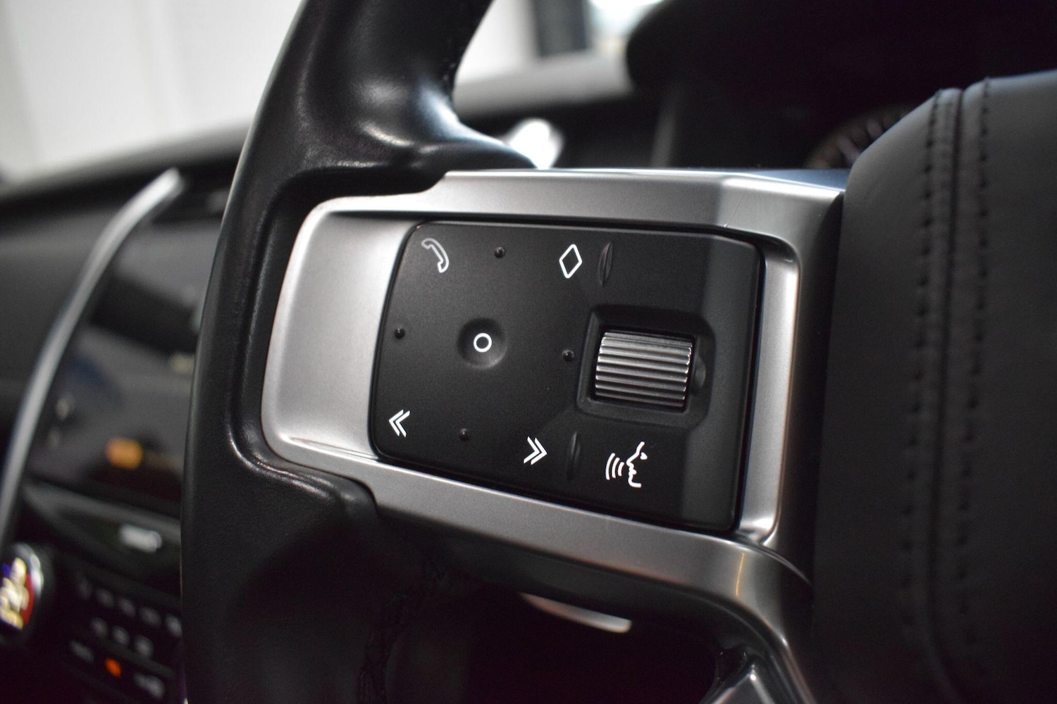 Used Land Rover Discovery 2022 for sale - 76689926: Photo 12