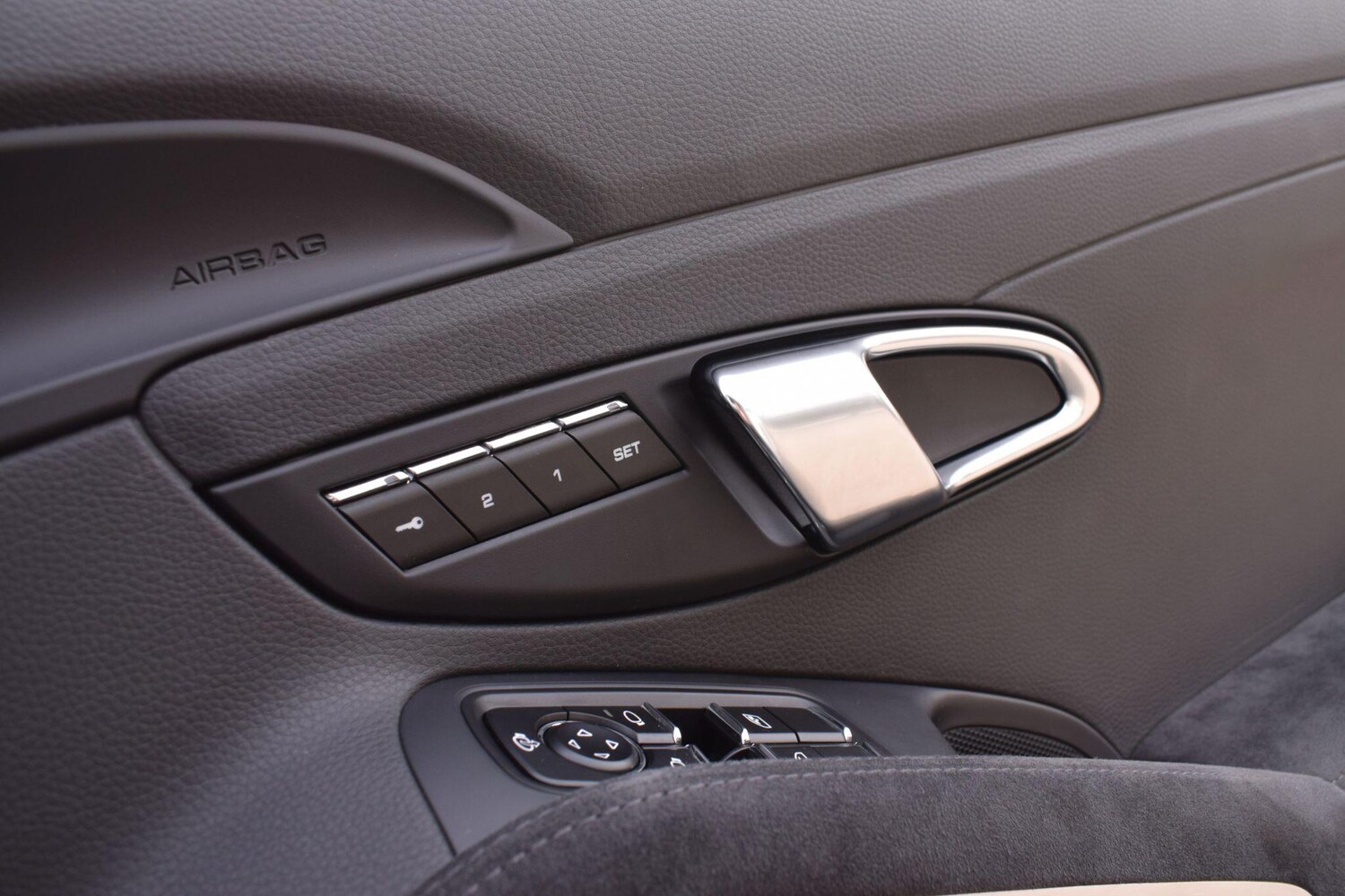 Used Porsche Cayman 2019 for sale - 77977835: Photo 16