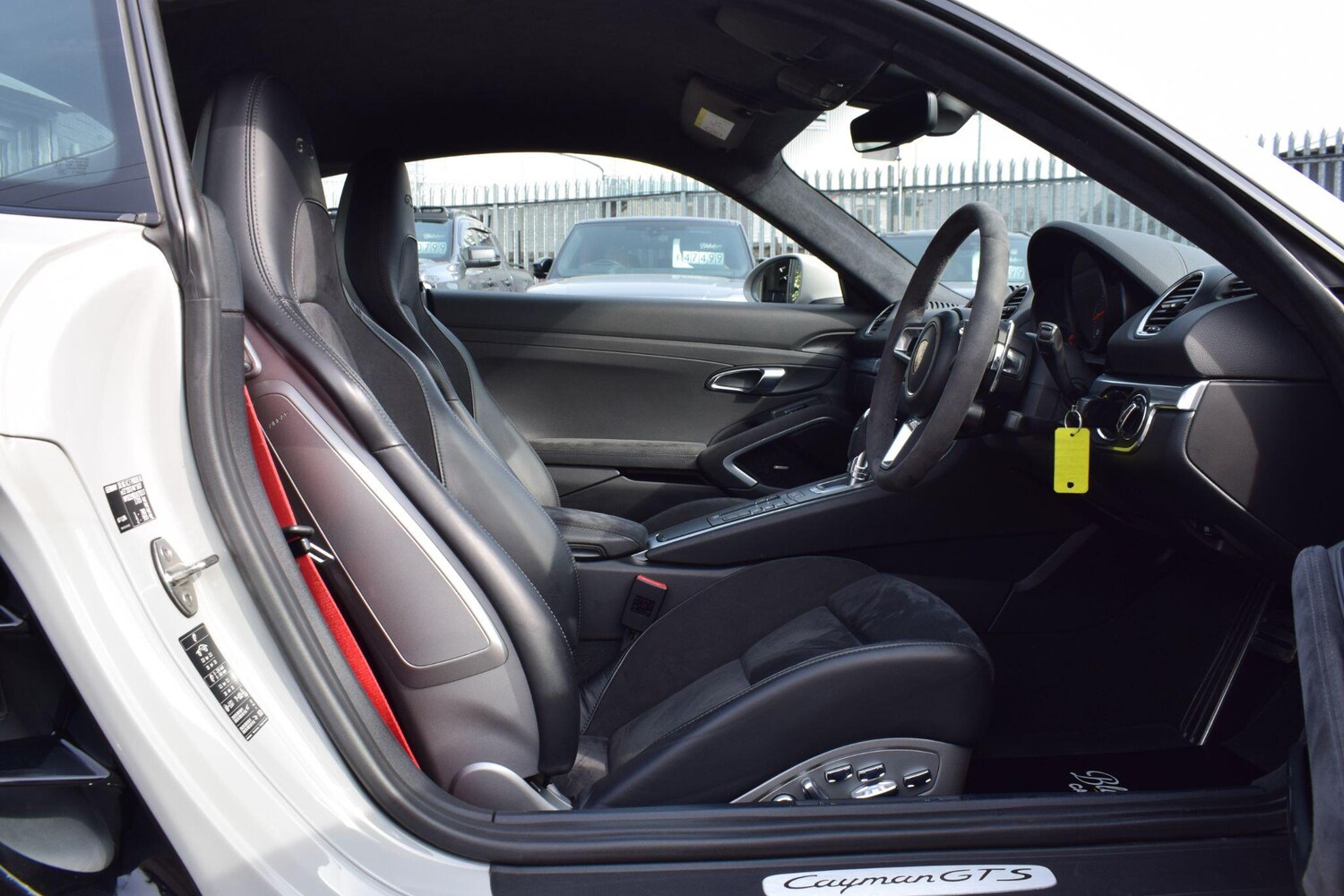 Used Porsche Cayman 2019 for sale - 77977835: Photo 8