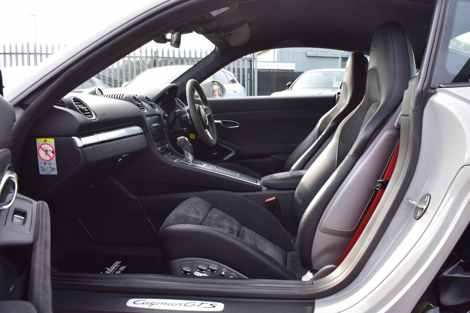 Used Porsche Cayman 2019 for sale - 77977835: Photo 9