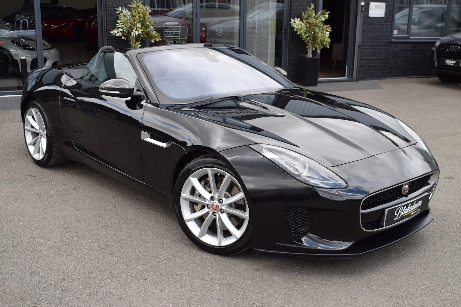 Used Jaguar F-Type 2018 for sale - 76423415: Photo 3