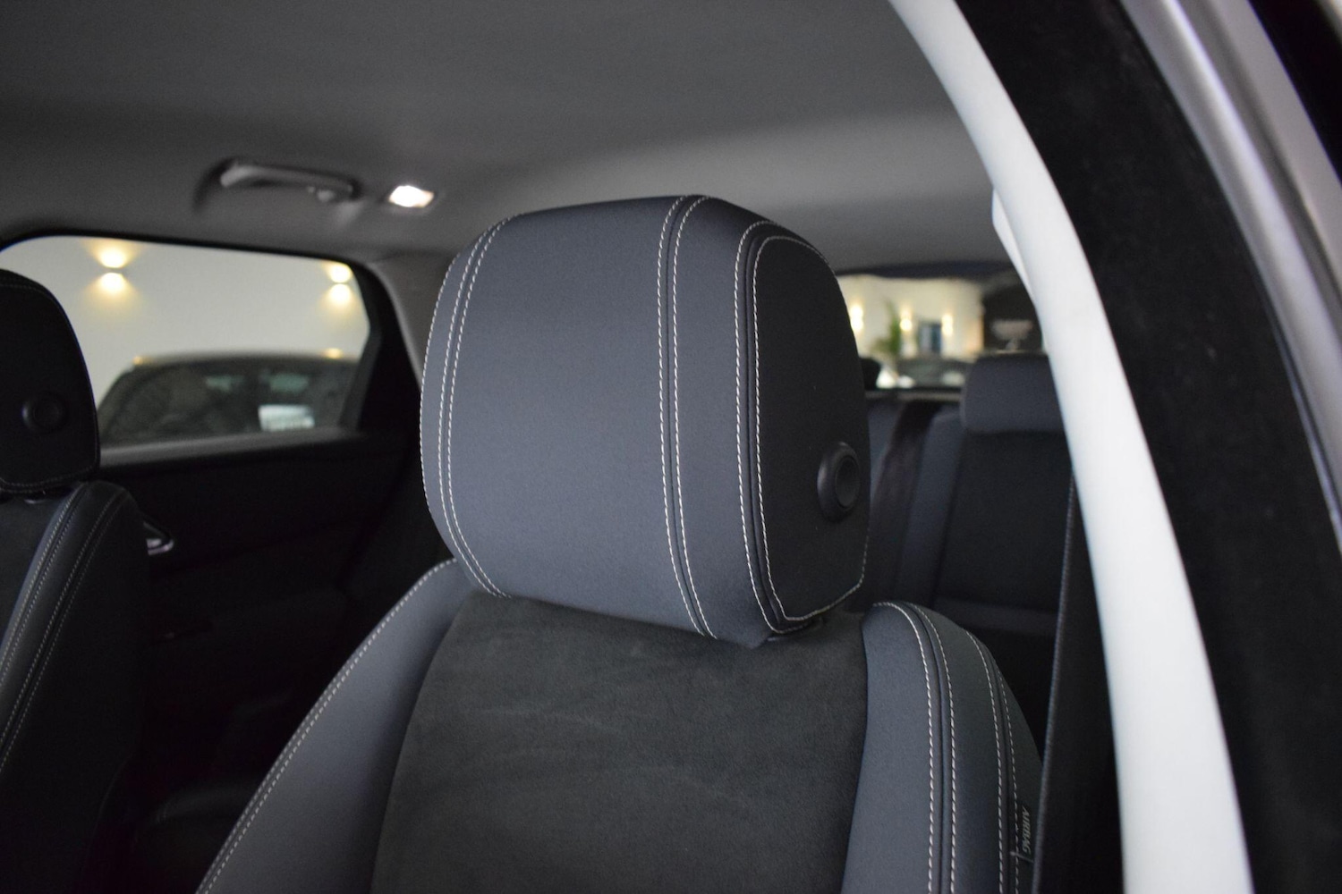 Used Land Rover Range Rover Velar 2018 for sale - 77704979: Photo 12