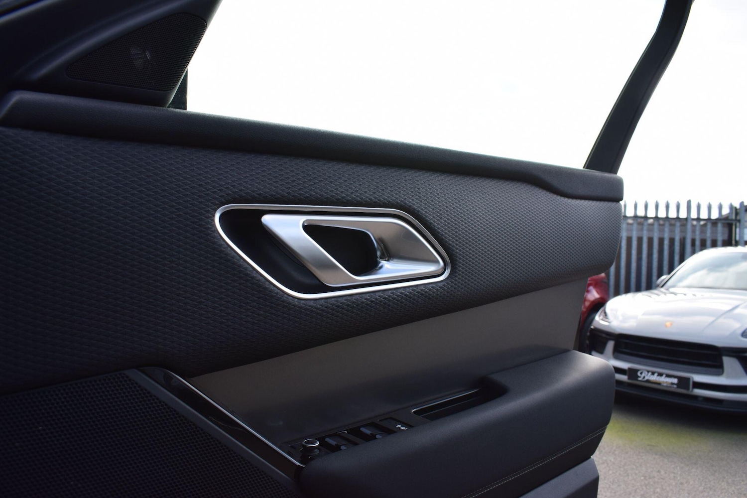 Used Land Rover Range Rover Velar 2018 for sale - 77704979: Photo 13