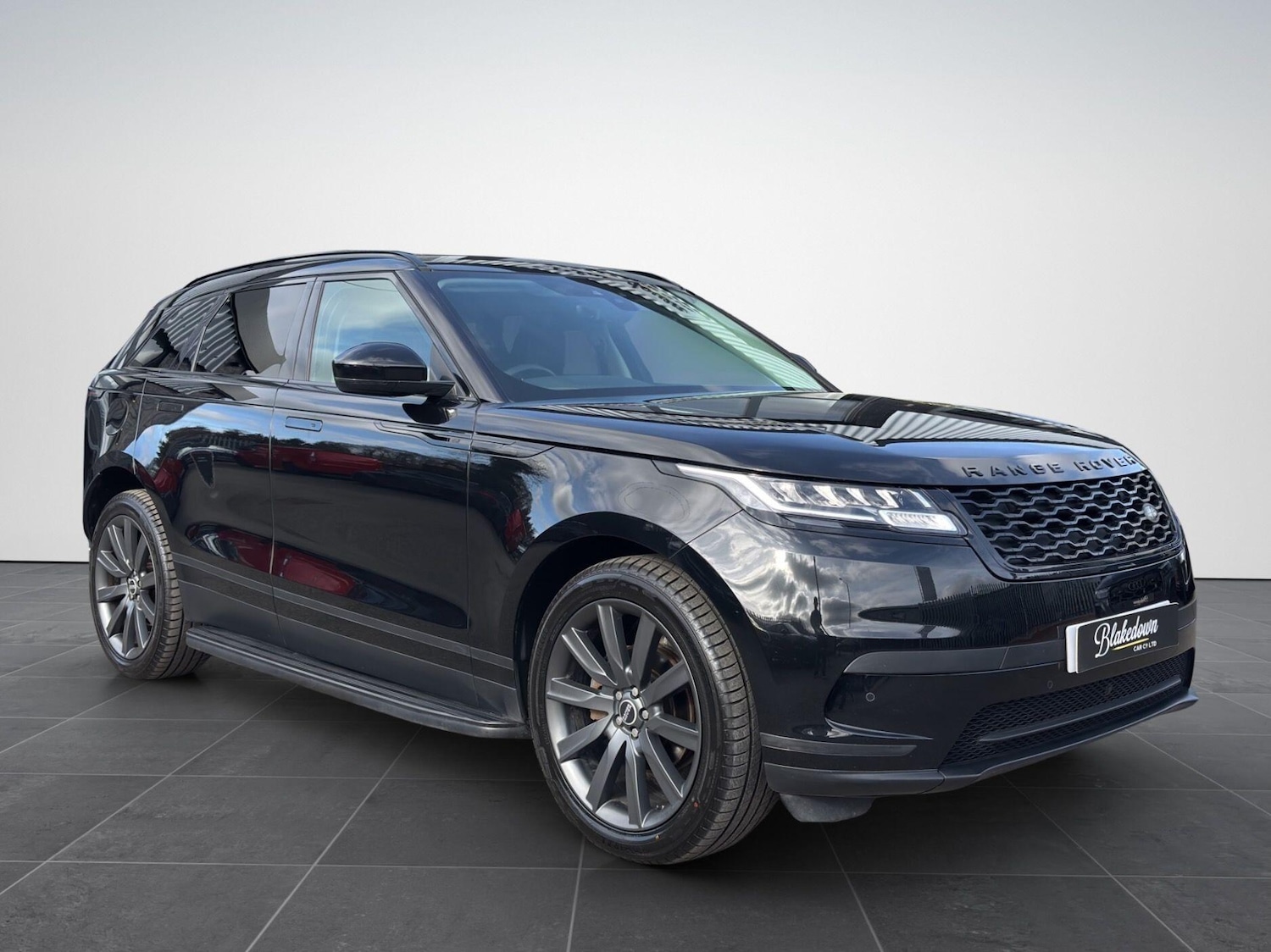 Used Land Rover Range Rover Velar 2018 for sale - 77704979: Photo 3