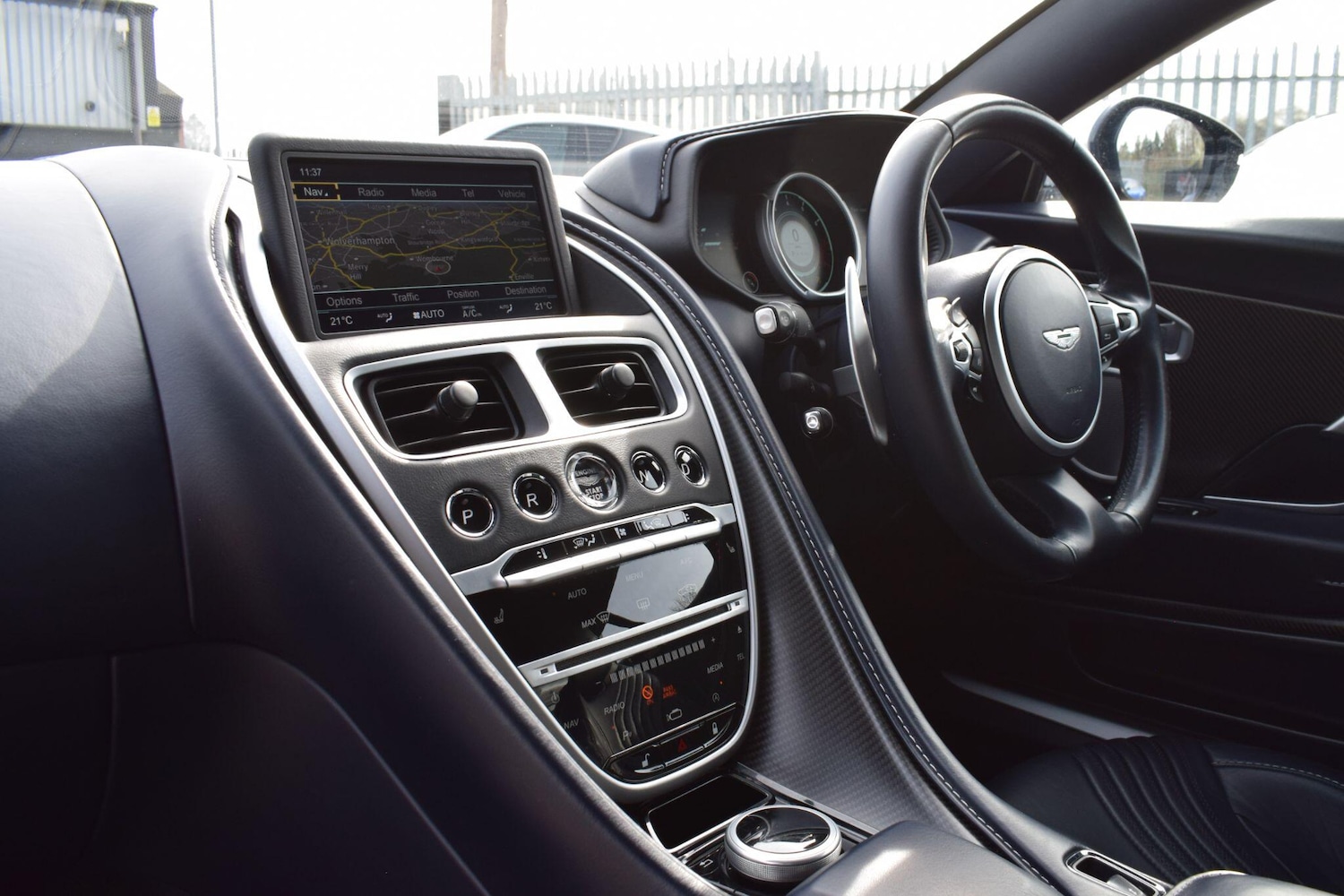 Used Aston Martin DB11 2018 for sale - 77977752: Photo 12