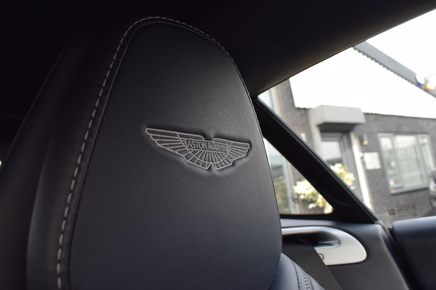 Used Aston Martin DB11 2018 for sale - 77977752: Photo 15