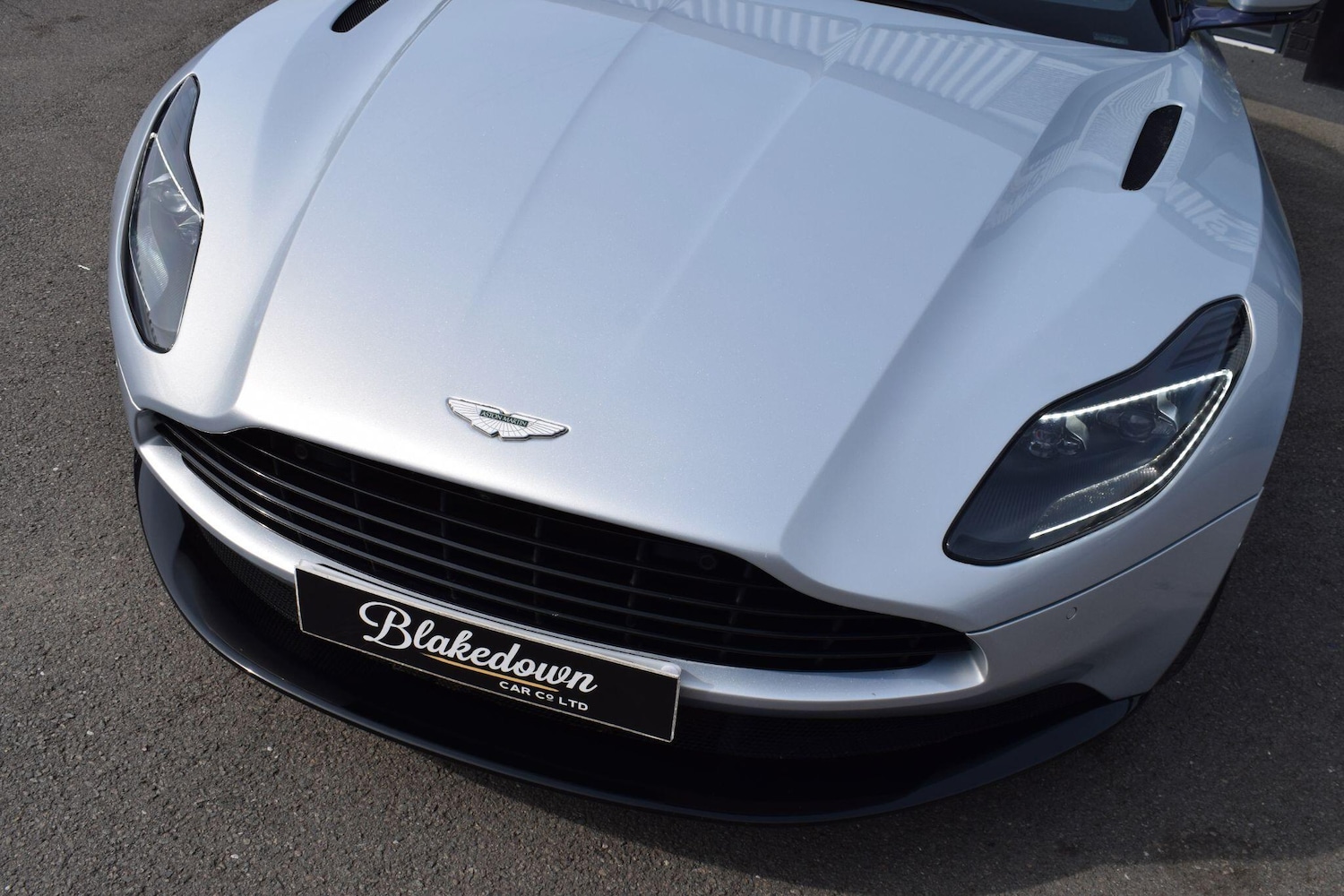 Used Aston Martin DB11 2018 for sale - 77977752: Photo 34