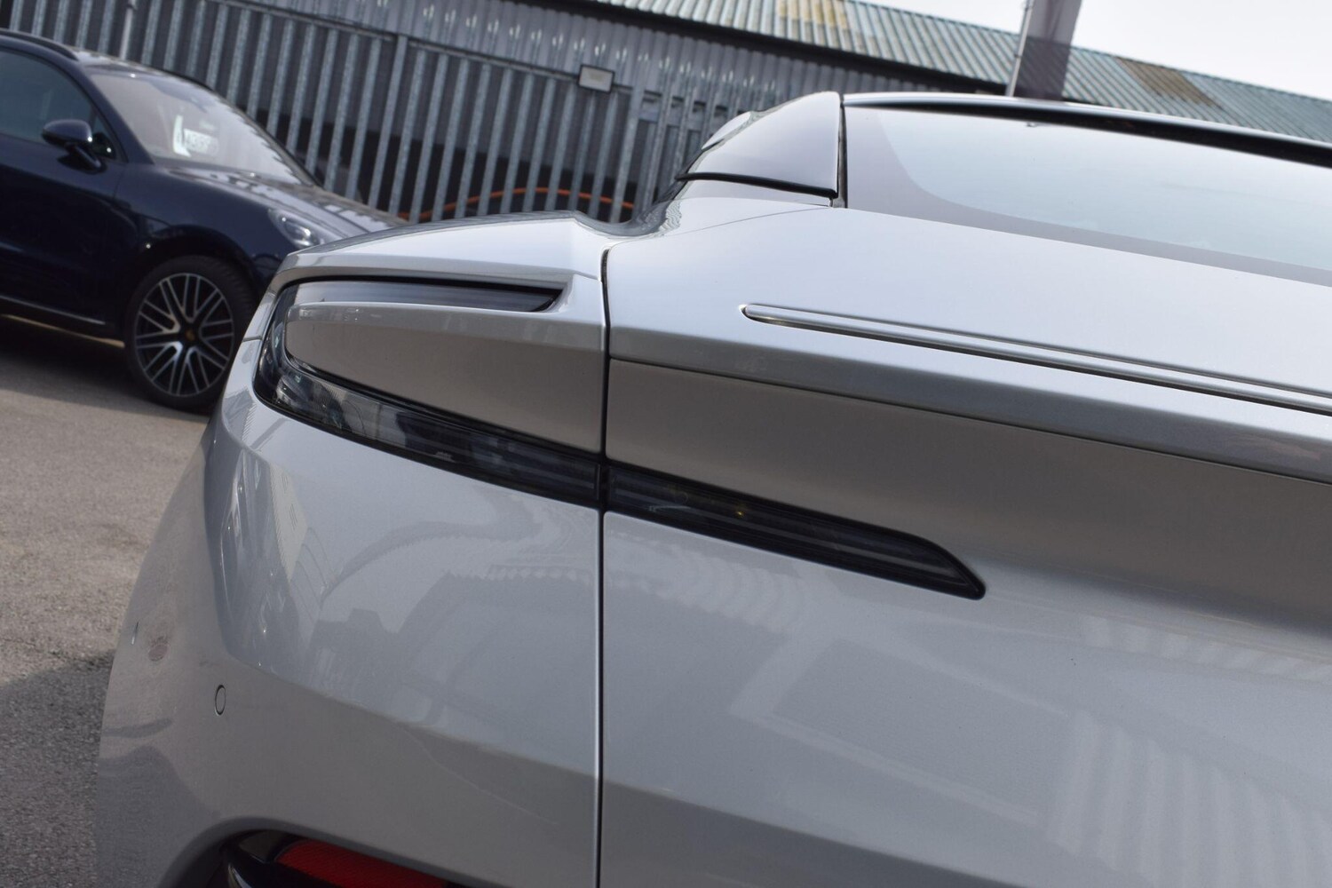 Used Aston Martin DB11 2018 for sale - 77977752: Photo 38