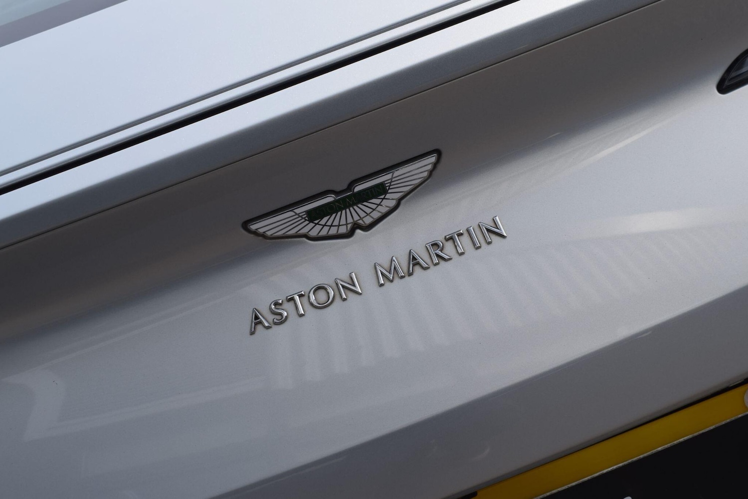 Used Aston Martin DB11 2018 for sale - 77977752: Photo 41