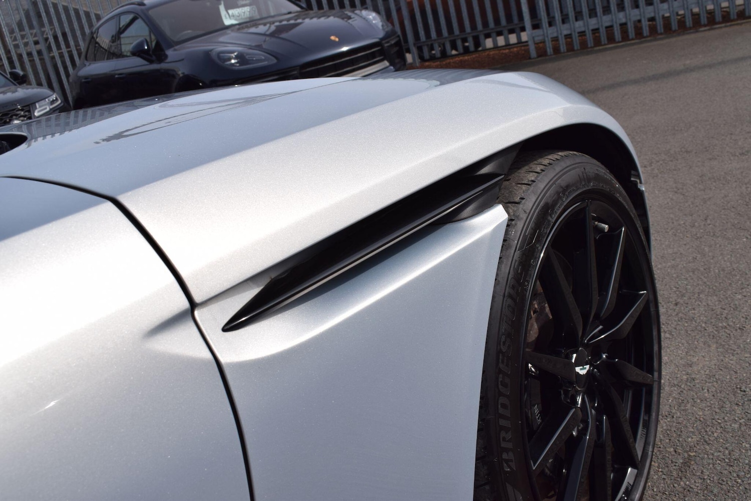 Used Aston Martin DB11 2018 for sale - 77977752: Photo 44