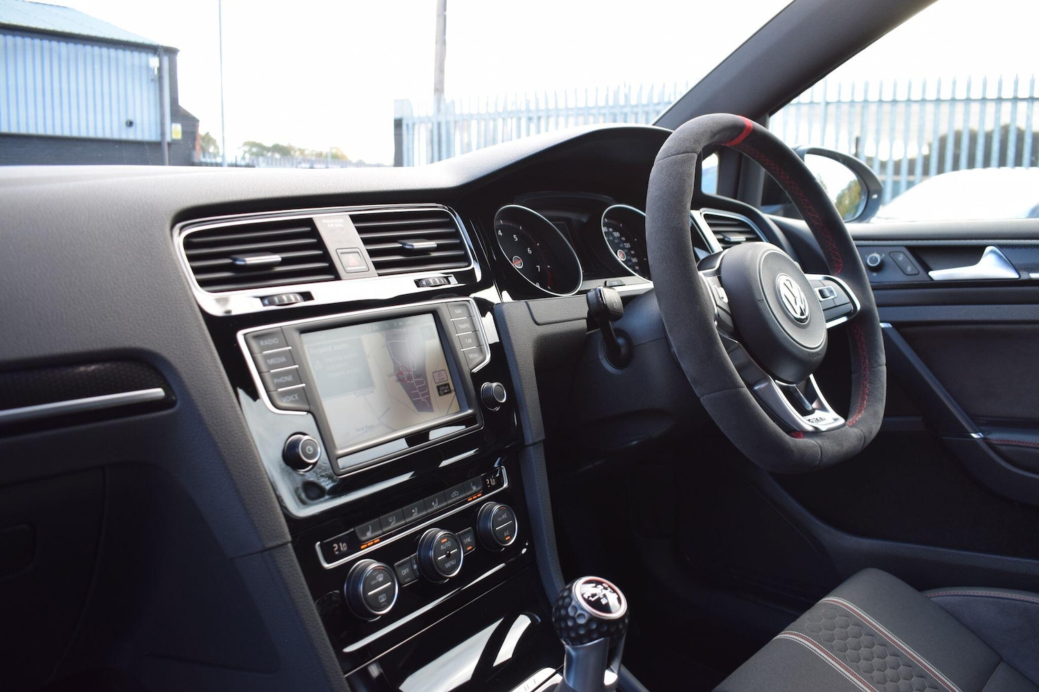 Used Volkswagen Golf 2016 for sale - 76742355: Photo 12