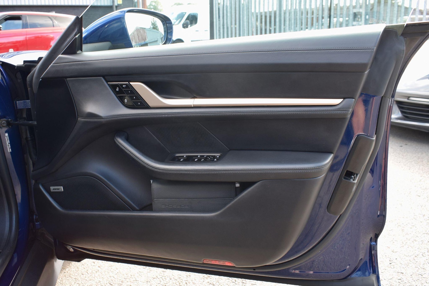 Used Porsche Taycan 2020 for sale - 76612773: Photo 12