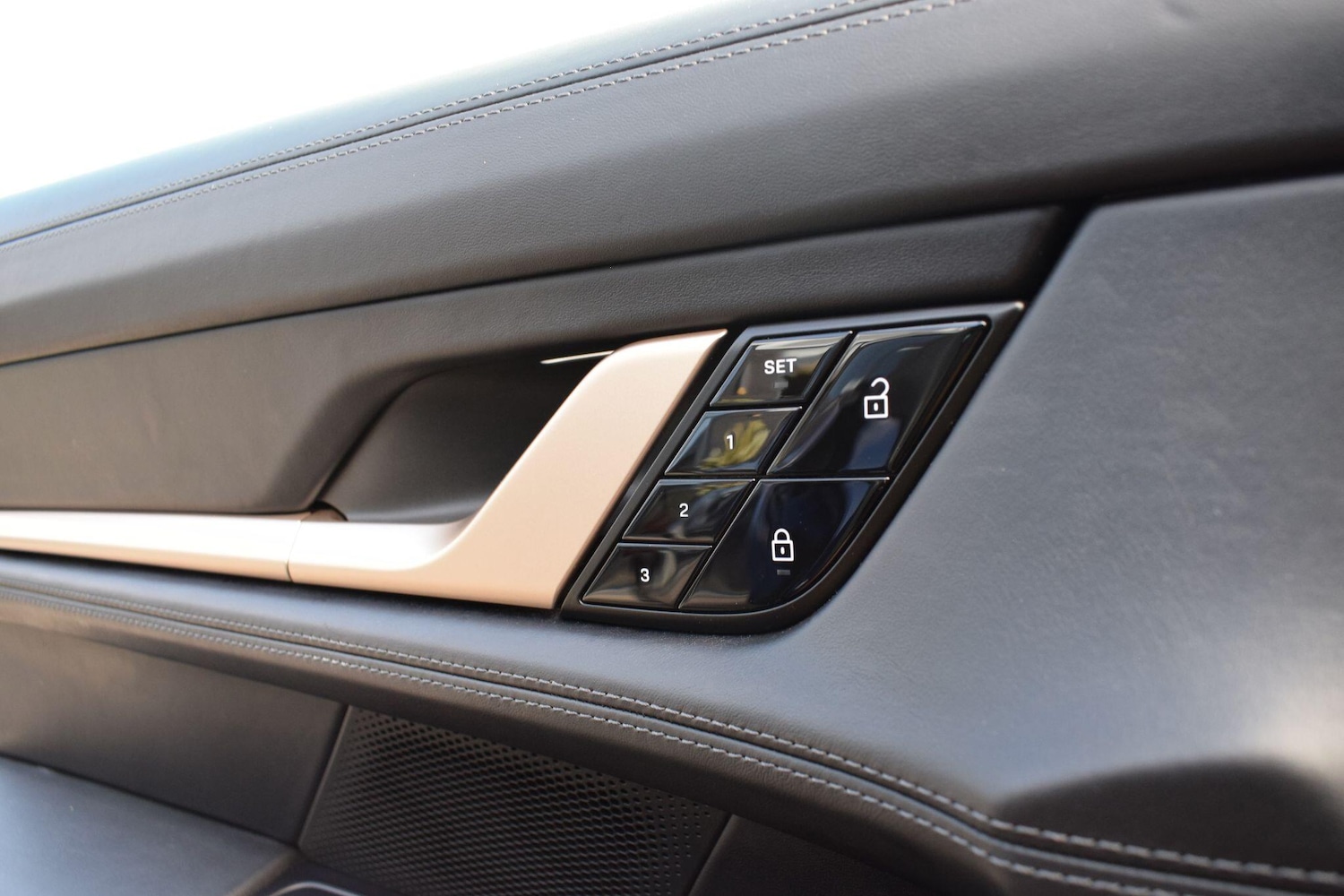 Used Porsche Taycan 2020 for sale - 76612773: Photo 16