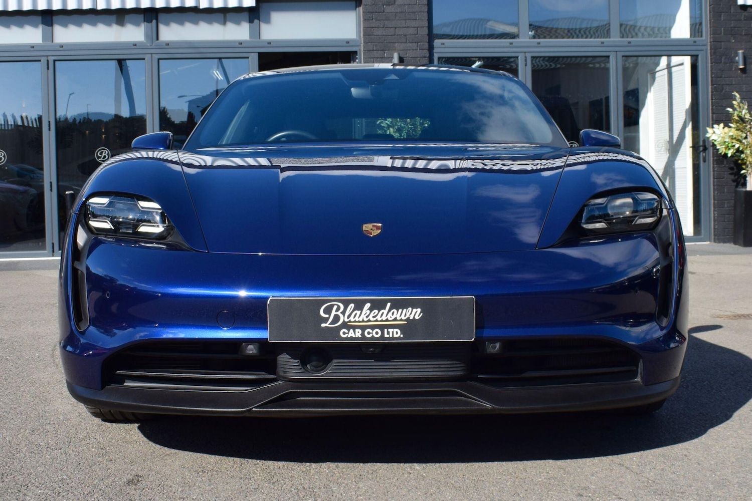 Used Porsche Taycan 2020 for sale - 76612773: Photo 2