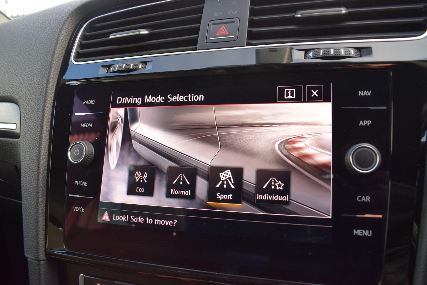 Used Volkswagen Golf 2017 for sale - 77278613: Photo 16