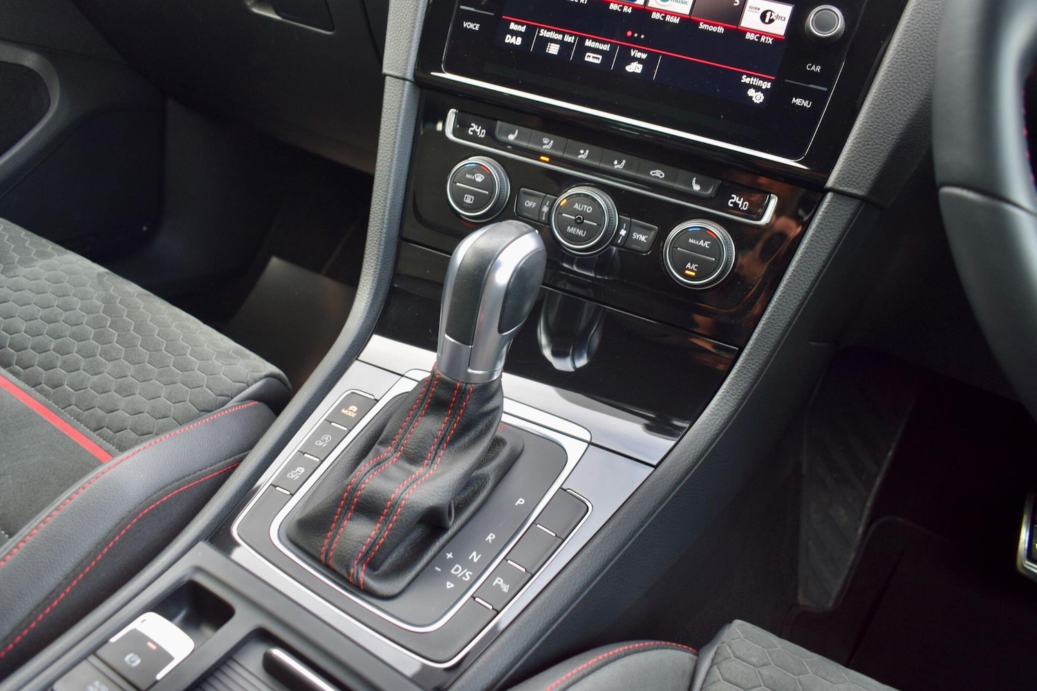 Used Volkswagen Golf 2017 for sale - 77278613: Photo 9