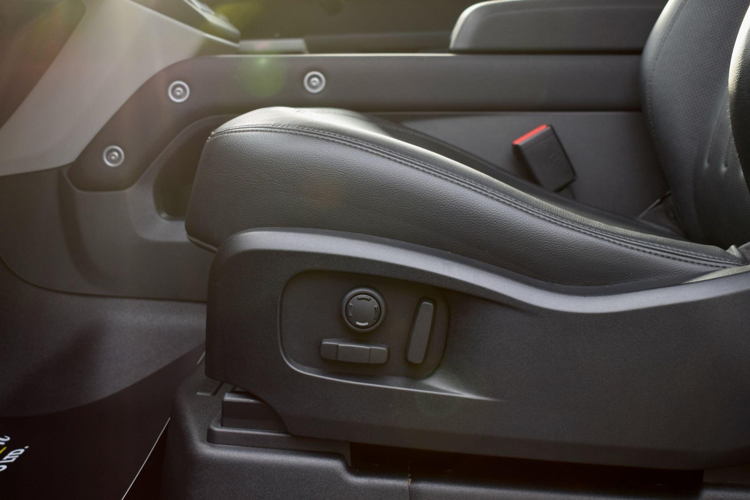 Used Land Rover Defender 2021 for sale - 76965018: Photo 12