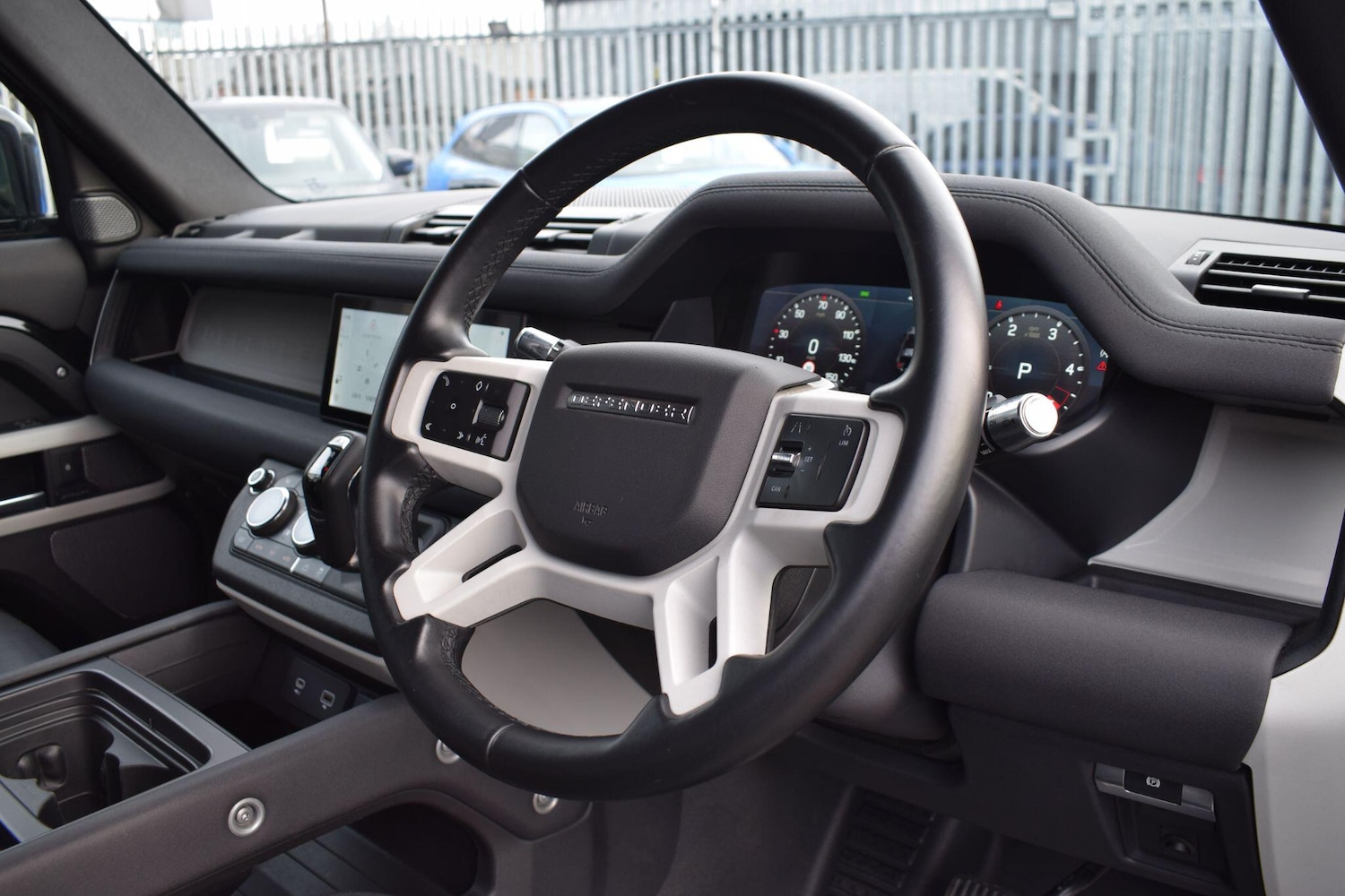 Used Land Rover Defender 2021 for sale - 76965018: Photo 13