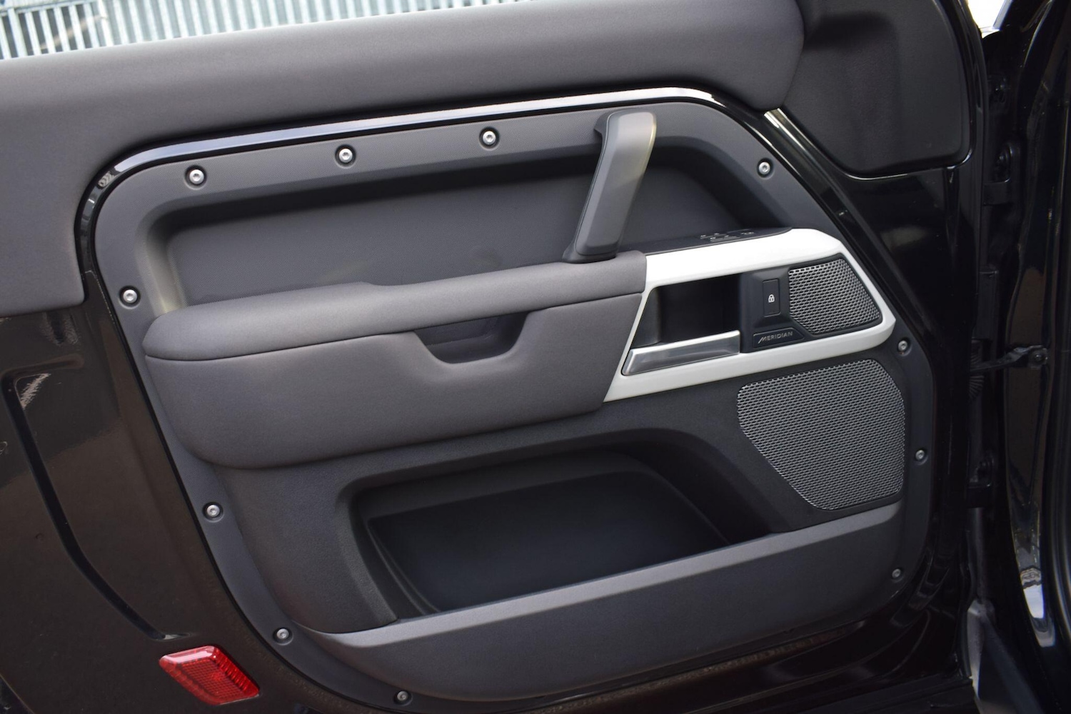 Used Land Rover Defender 2021 for sale - 76965018: Photo 24