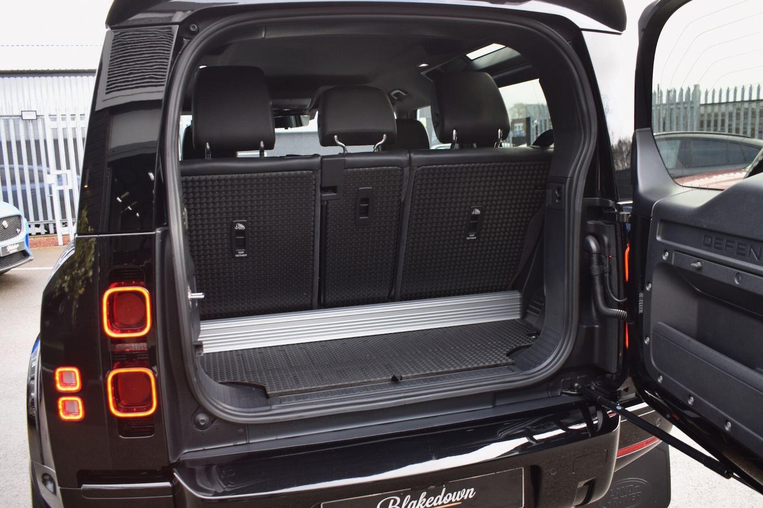 Used Land Rover Defender 2021 for sale - 76965018: Photo 26