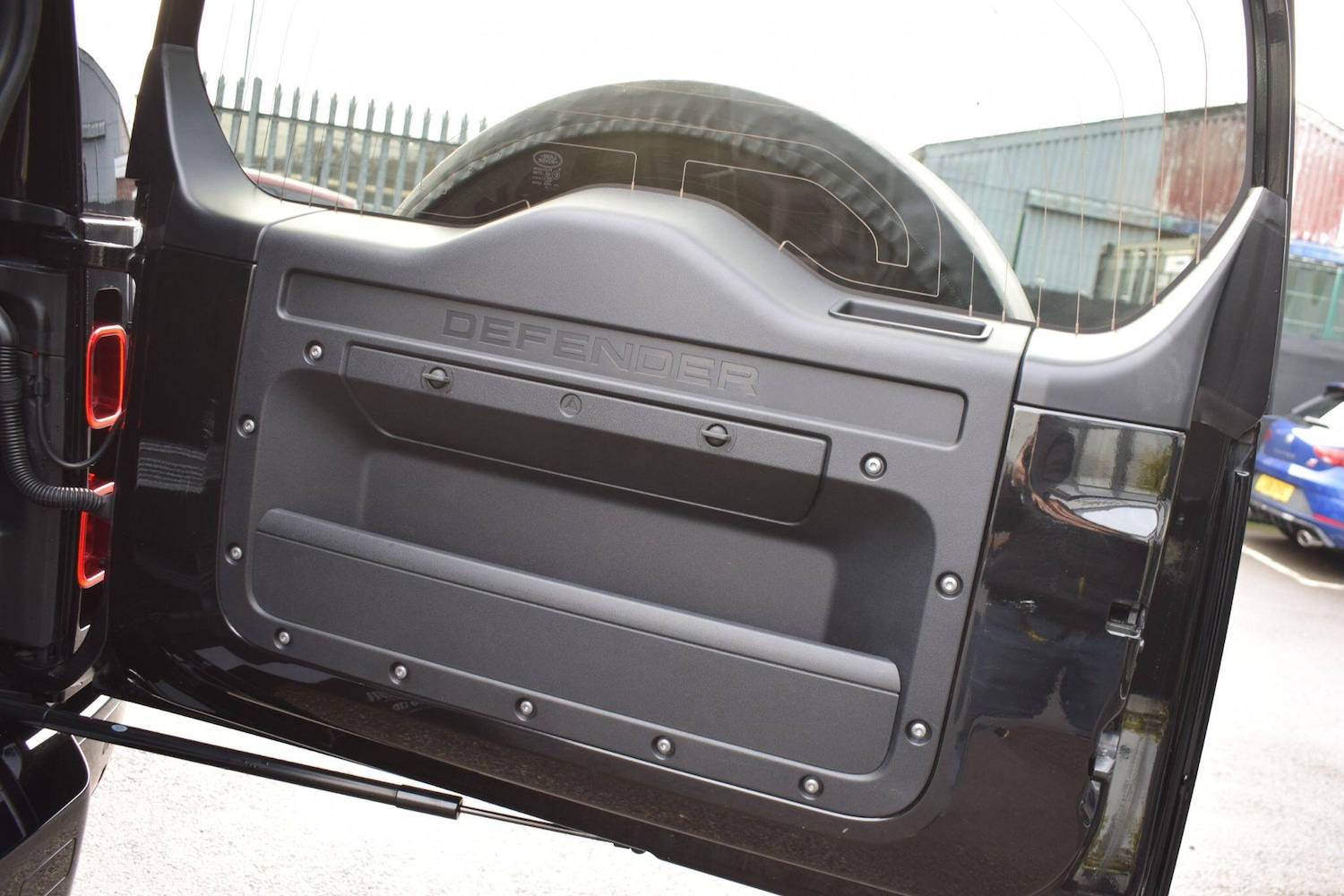 Used Land Rover Defender 2021 for sale - 76965018: Photo 27