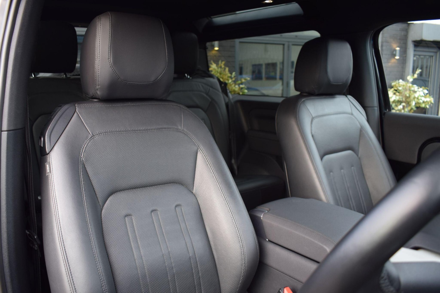 Used Land Rover Defender 2021 for sale - 76965018: Photo 7