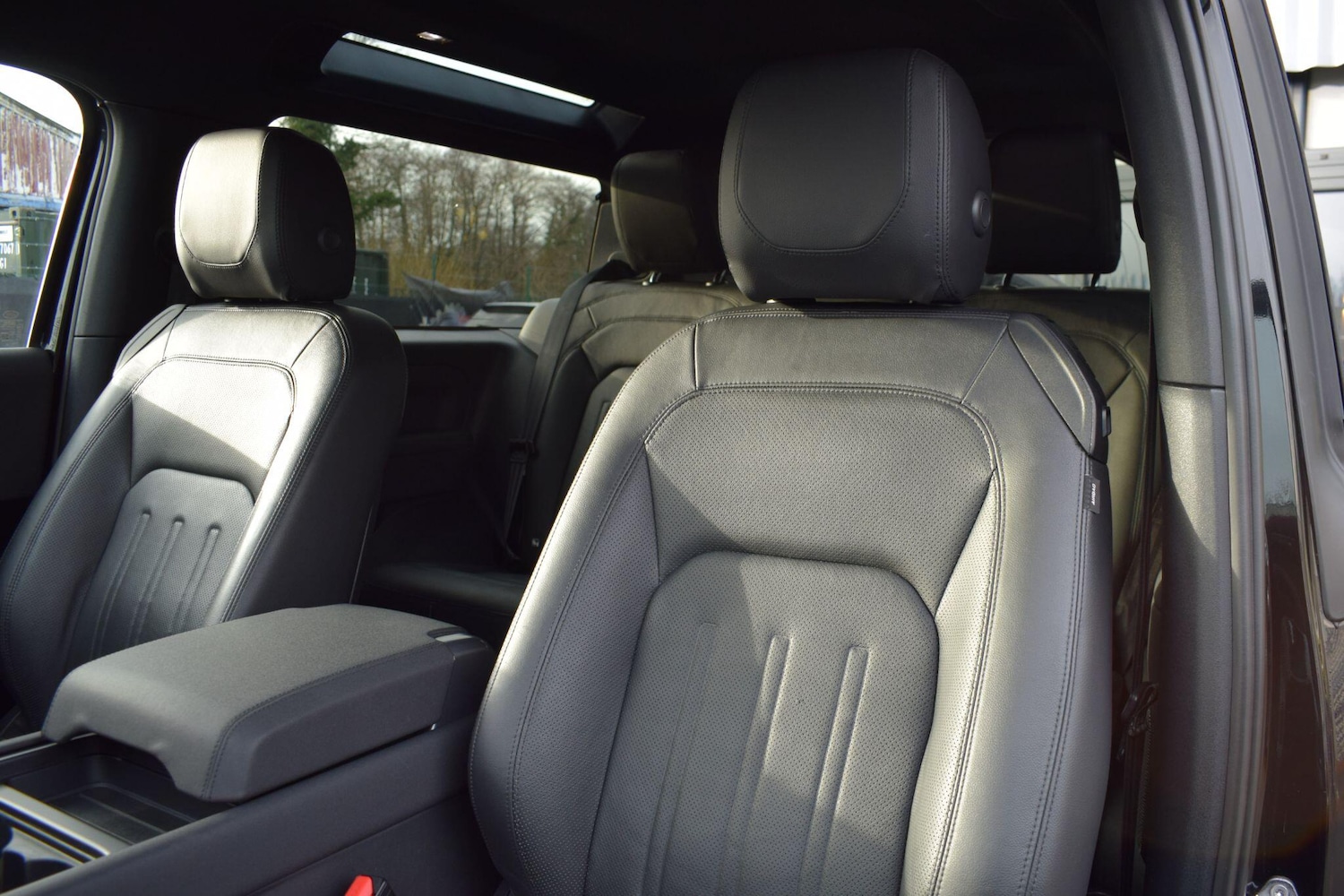 Used Land Rover Defender 2021 for sale - 76965018: Photo 8