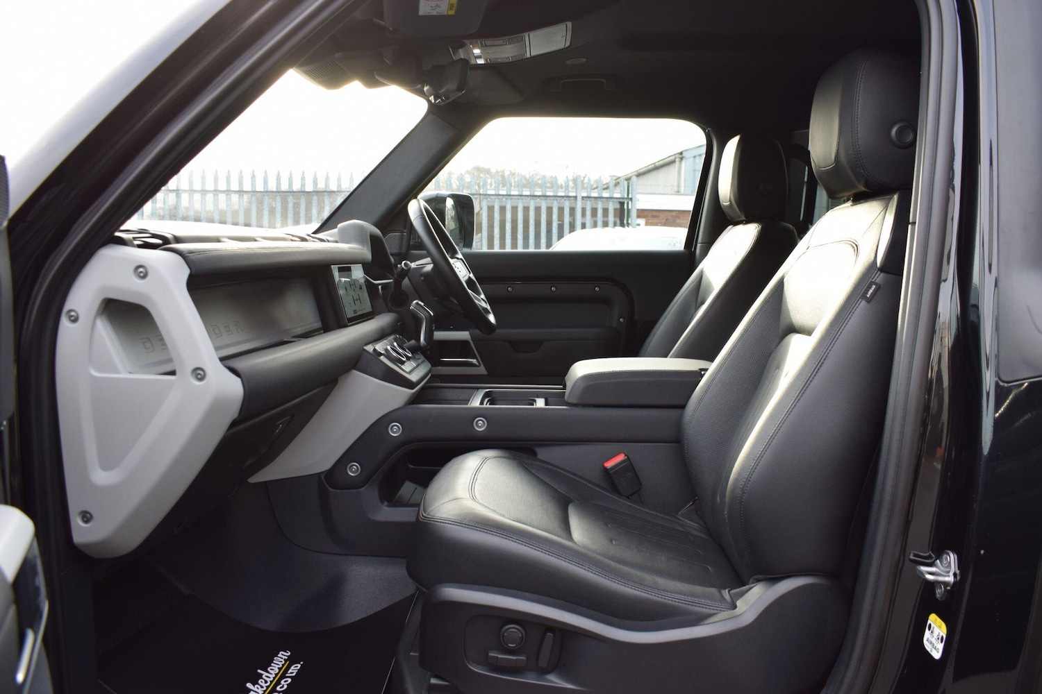 Used Land Rover Defender 2021 for sale - 76965018: Photo 9