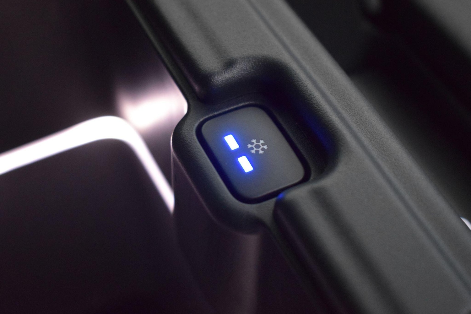 Used Land Rover Discovery 2022 for sale - 77060352: Photo 15